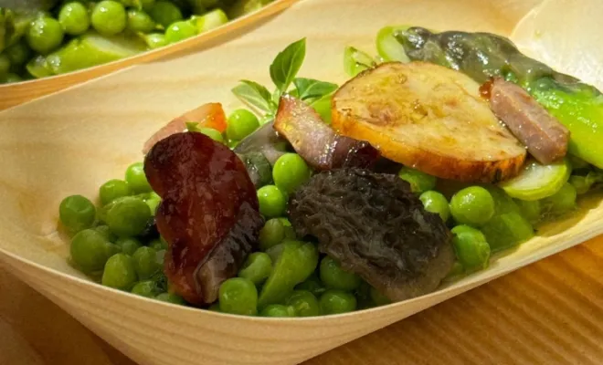 Saucisse de dorade royale, Chorizo de la mer, lardons de ventrèche en cassoulet de la mer 